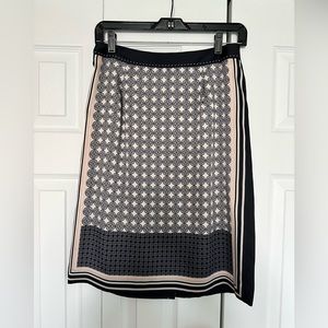 Ann Taylor Black and Cream Patterned Pencil Skirt
